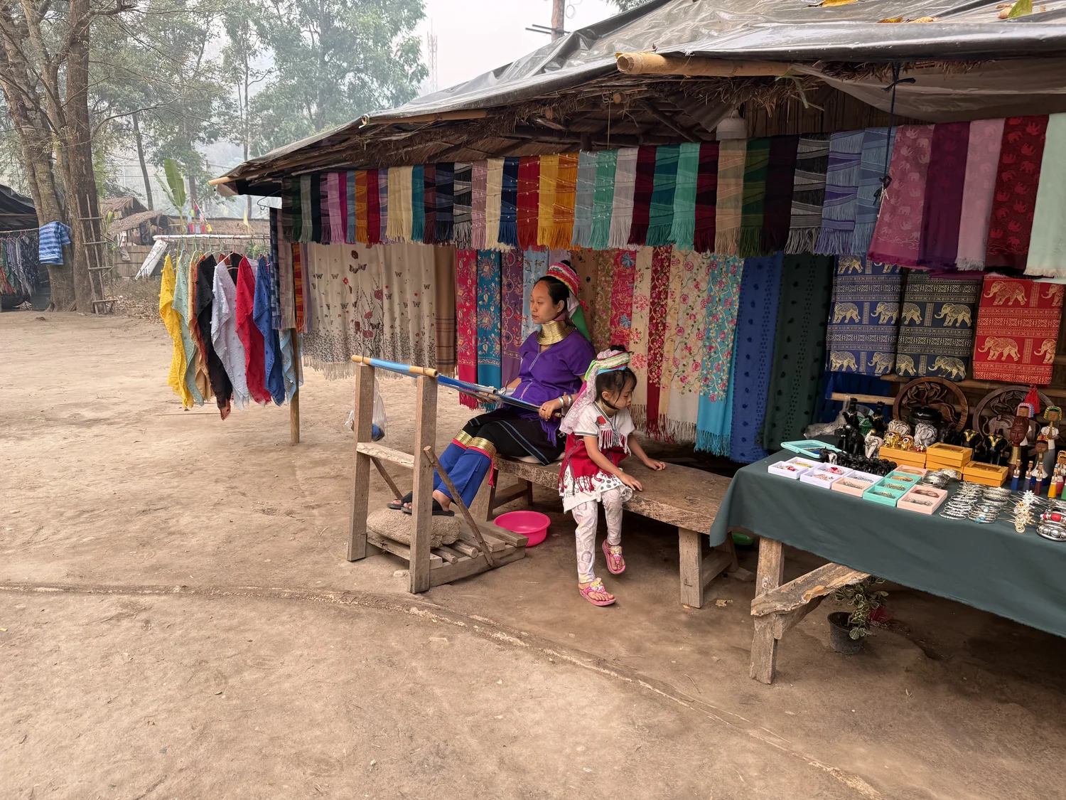 长颈族人民的生活状况